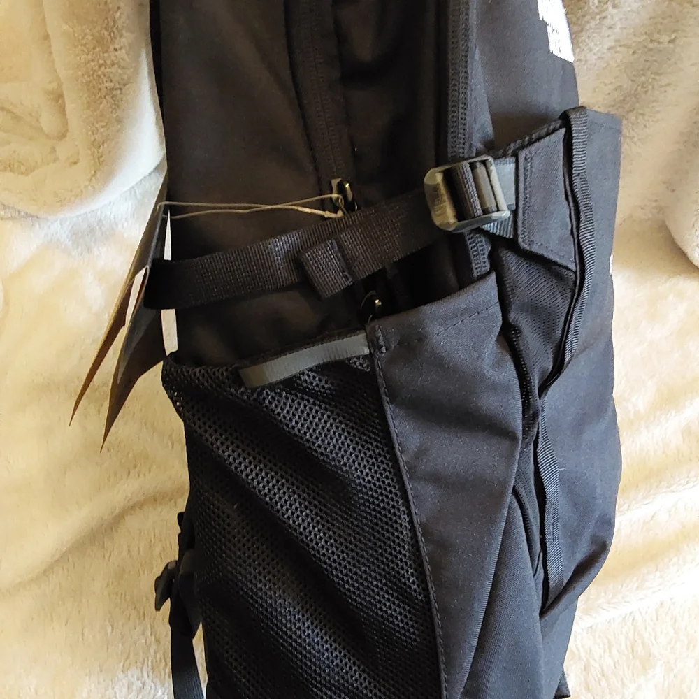🌺NWT The North Face Dyno Flexvent Black Utility Backpack